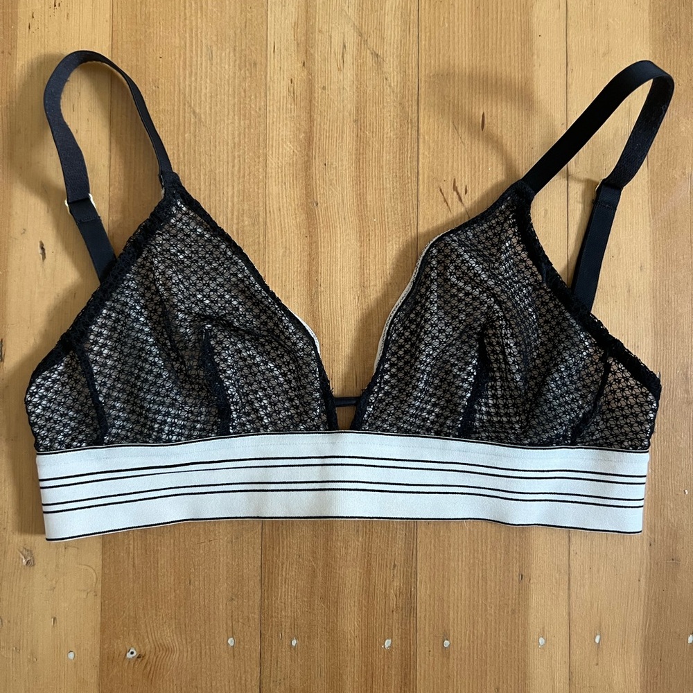 Women’s size (S) bras (bundle)